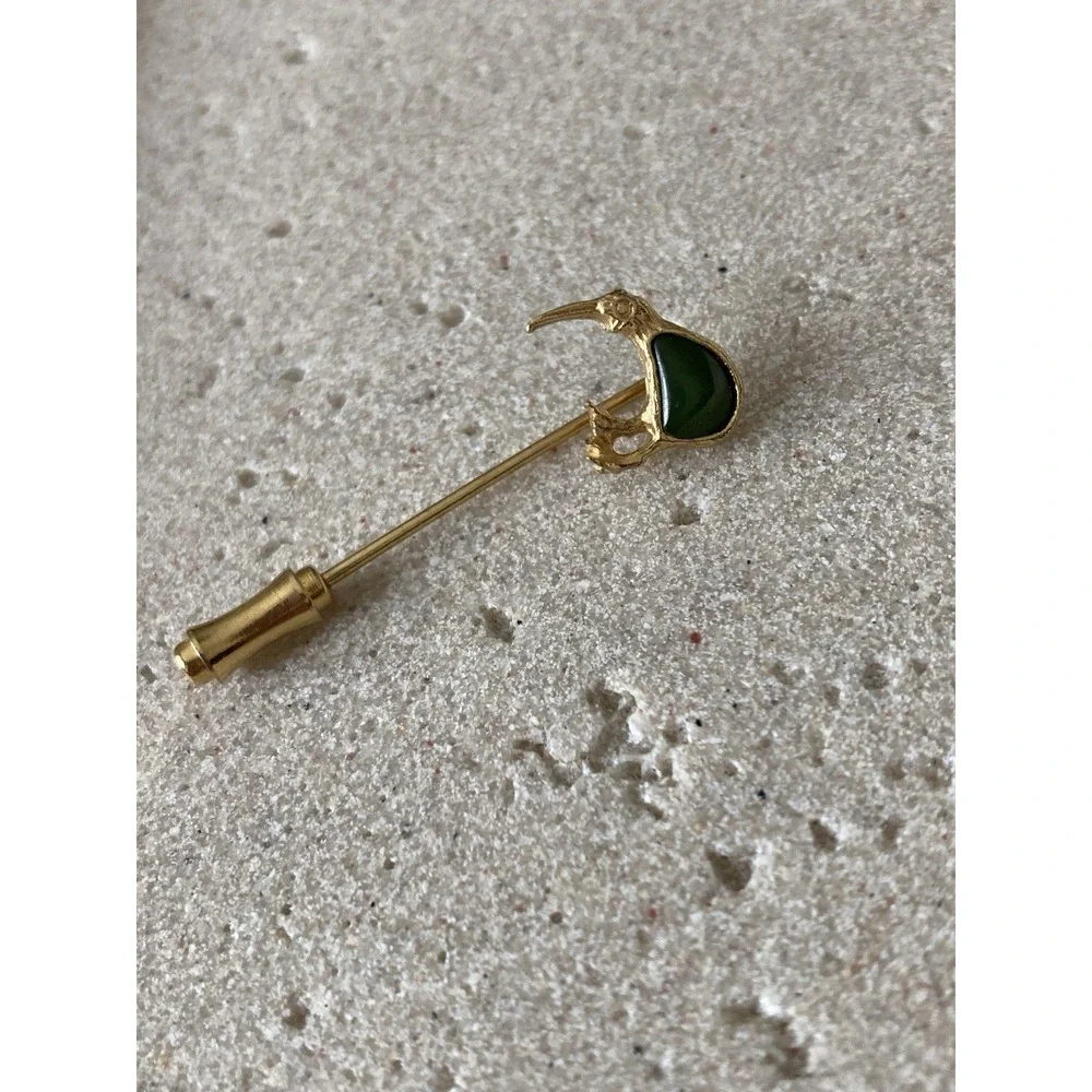 Vintage Kiwi Bird Stick Pin Gold Tone & Green Enamel Hat‎ Or Scarf Pin Novelty